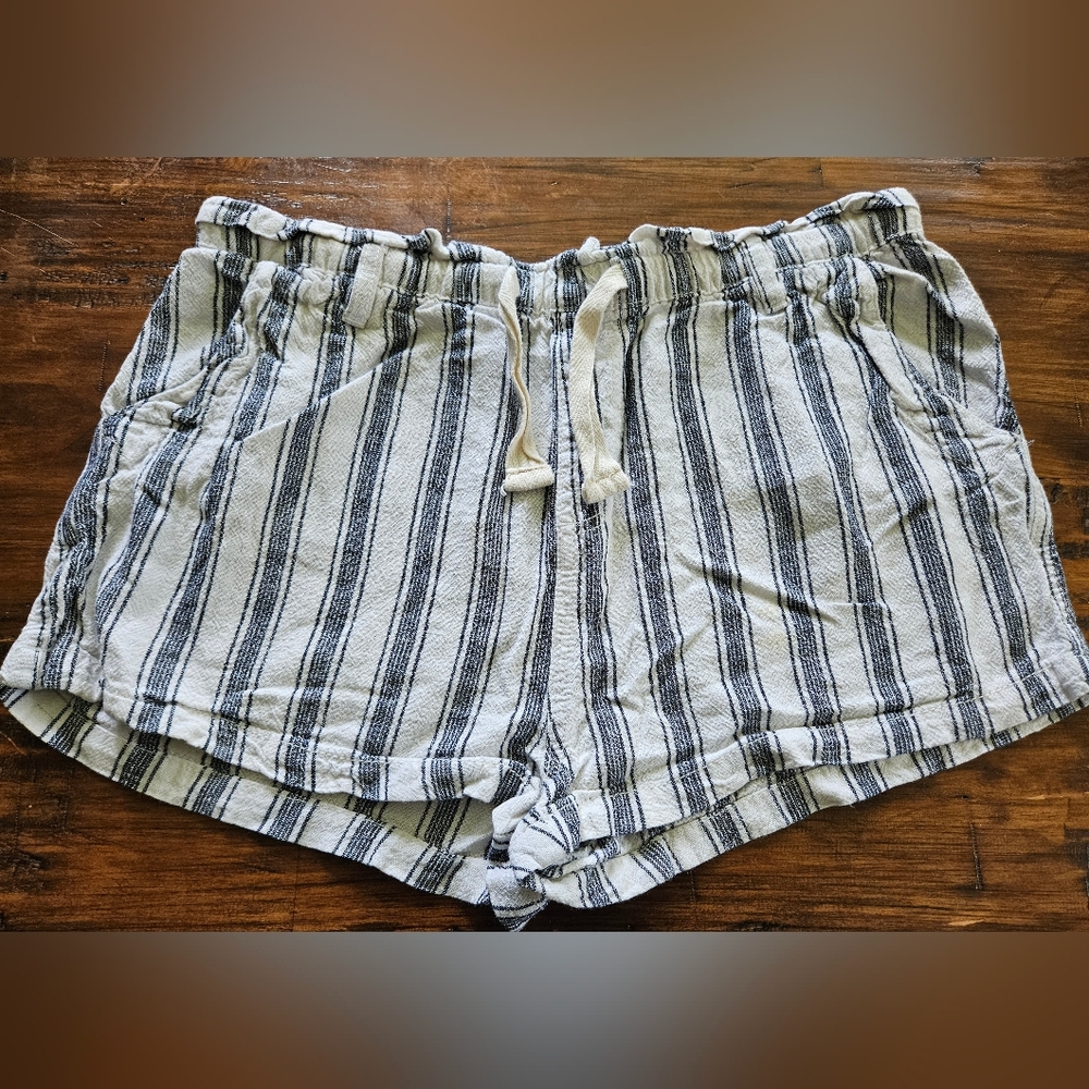 Harlow Shorts Size medium